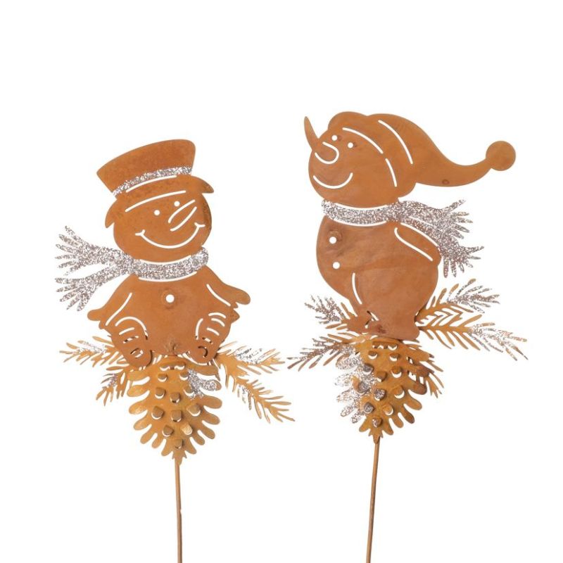 Bonhomme de neige métal rouille sur pic